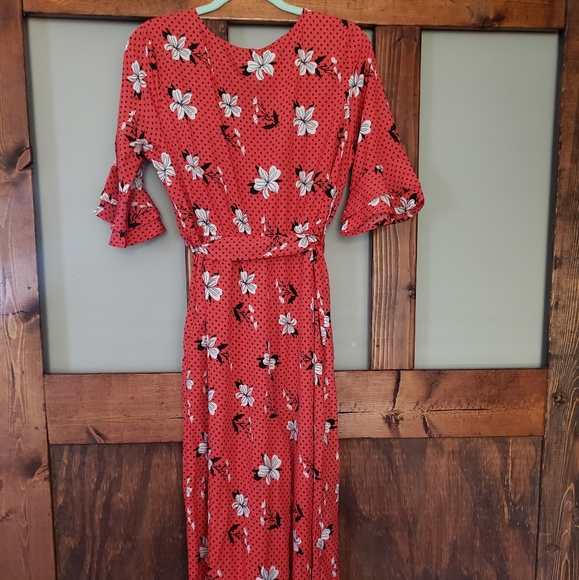 Women's 3/4 Length Jumpsuit - Picture 4 of 9